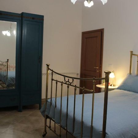 Villa Dei Tigli San Vicenzo di Galliera Buitenkant foto
